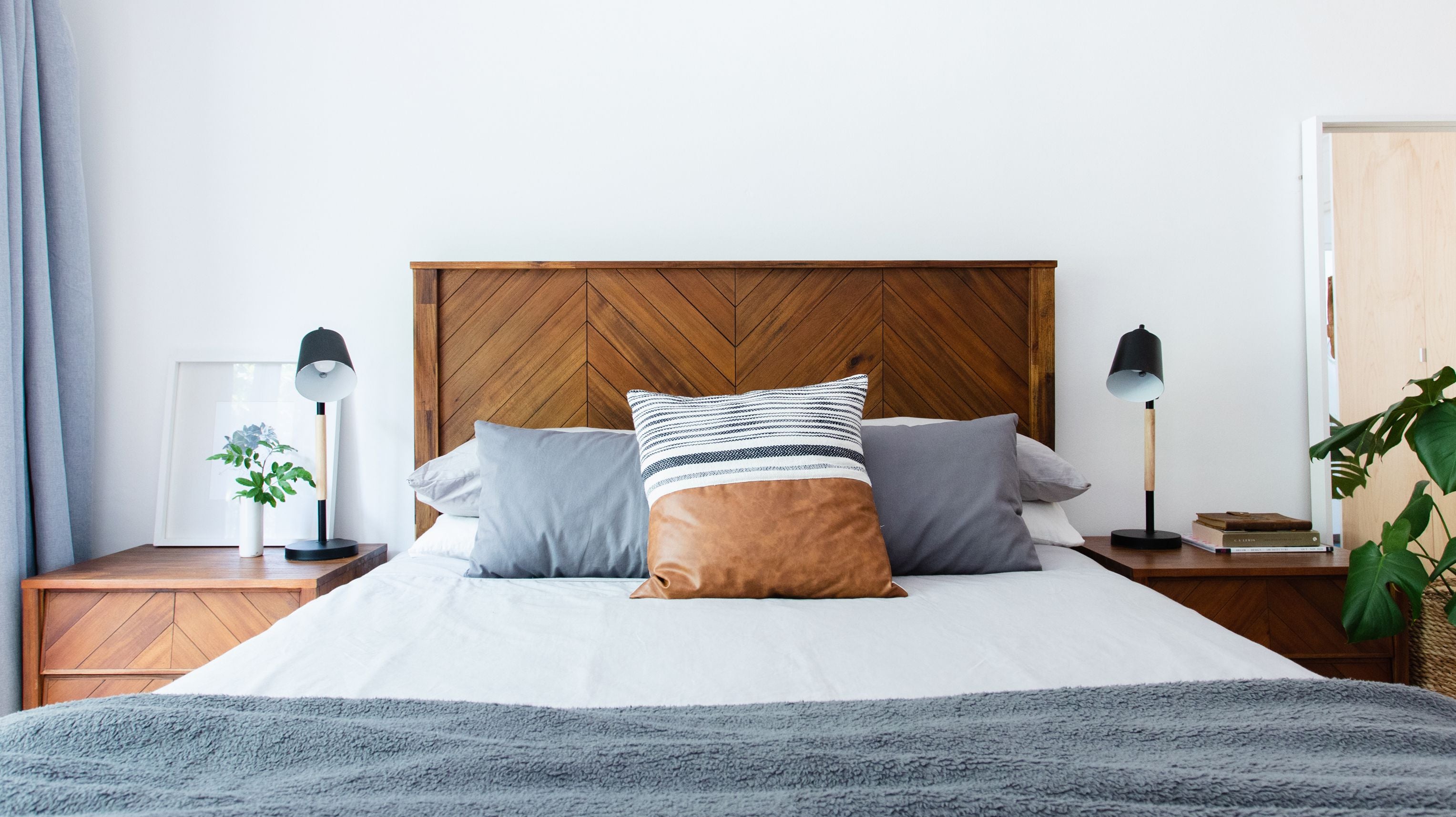 Sleep Tight, Bug-Free Night: A Comprehensive Guide on How to Keep Bed Bugs Away